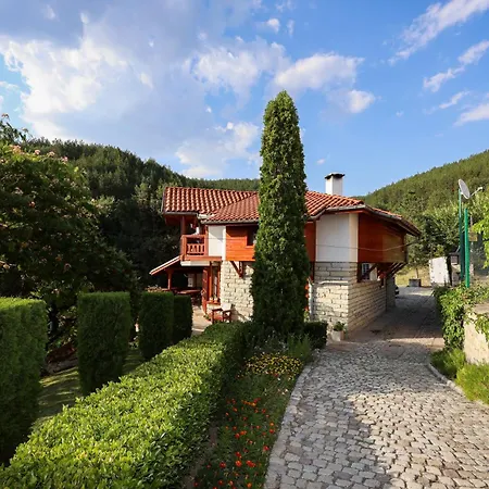 Zhivka House Holiday home *