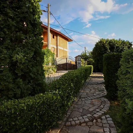 Zhivka House Holiday home *