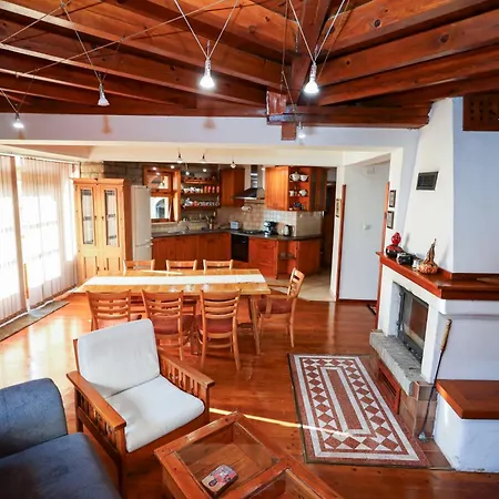 Nyaraló Zhivka House *